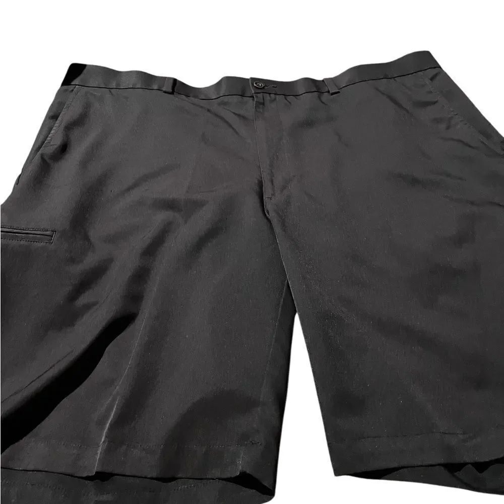 Grand Slam size 42 Men's Black Shorts flat front like new see pics